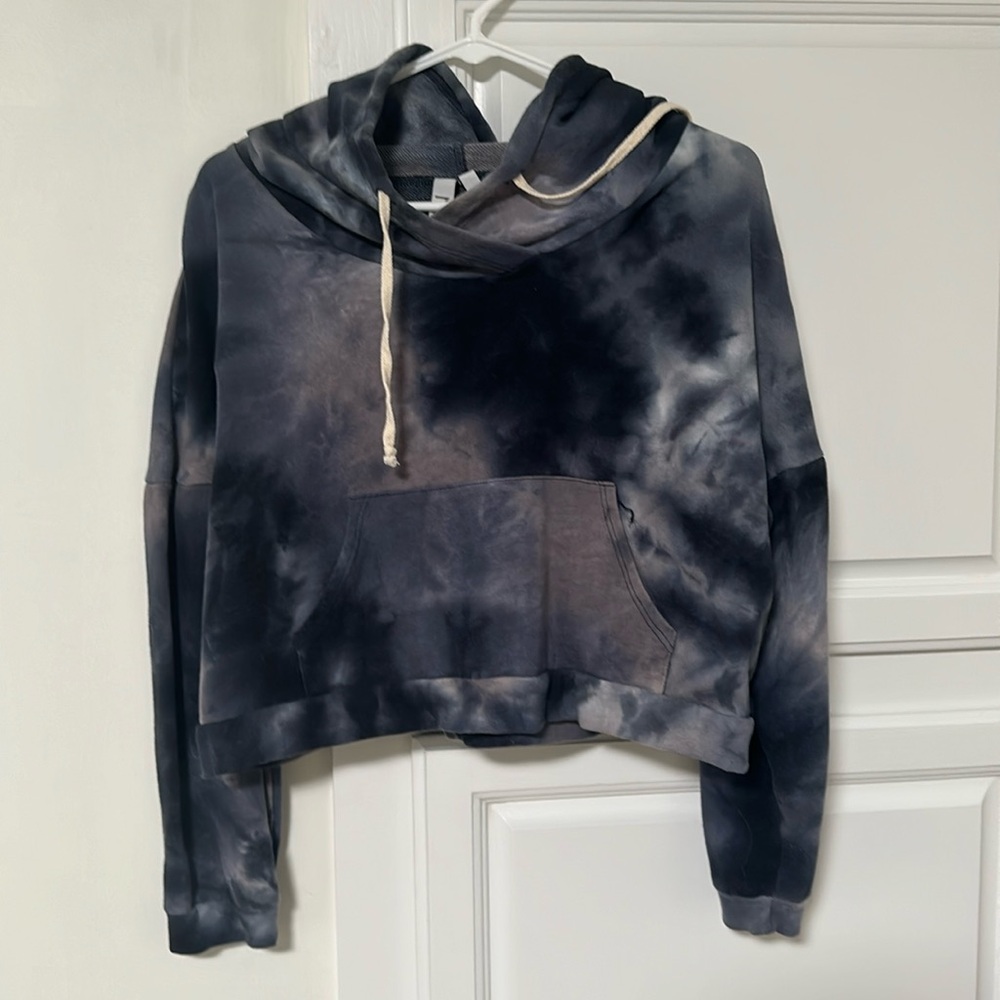 Tie-dye cropped bluish, black sweatshirt. cropped sweatshirt, size medium